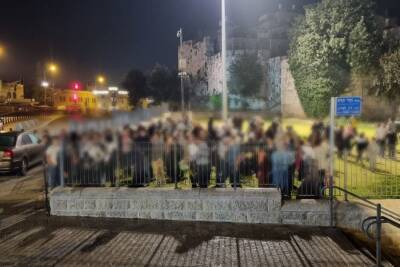 Накануне пятничной молитвы: в Иерусалиме задержаны 694 палестинских араба, пытавшихся проникнуть в Старый город - 9tv.co.il - Израиль - Палестина - Иерусалим