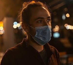 Нужно ли использовать маски на улице? - isra.com - Индия