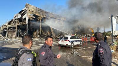 Недоглядели: в израильском арабском поселке сгорел целый торговый центр - 9tv.co.il - Израиль