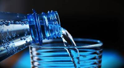 Компания по производству минеральной воды отзывает бутылки из-за опасений по поводу бактерий - cursorinfo.co.il - Израиль - Сша - Из