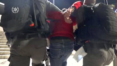 "Палестинские скауты" устроили беспорядки в Иерусалиме, автобусы забрасывают камнями, 14 арестованных - 9tv.co.il - Израиль - Палестина - Иерусалим