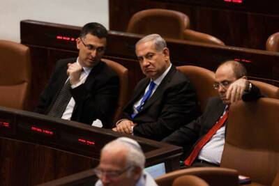 Биньямин Нетаниягу - Гидеон Саар - Саар заявил, что предложенный законопроект «не нацелен на Нетаниягу» - cursorinfo.co.il - Израиль