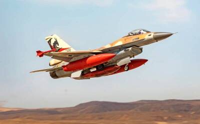 «Для удара по Ирану»: Израиль показал F-16 с несвойственно большими ПТБ - topcor.ru - Израиль - Иран - Сирия