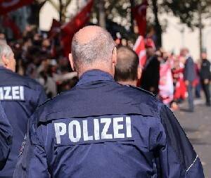 Полиция обыскала дома юных террористов - isra.com - Германия - Турция - Игил