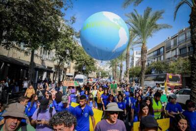 В Тель-Авиве проходит экологический марш - news.israelinfo.co.il - Израиль - Тель-Авив