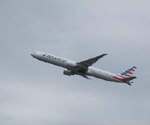 «American Airlines» отменила 1400 рейсов - isra.com - Сша