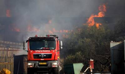 Западной Галилей - Для борьбы с огнём в Западной Галилее, пожарные использовали тепловизионные дроны и специальные «тракторы» - 7kanal.co.il - Израиль