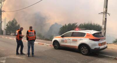 Гиганский пожар бушует на западе Галилеи, эвакуированы жители 75 домов - 9tv.co.il - Израиль