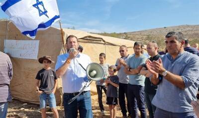 Самария Йоси - Даган - Удалось добиться эвакуации незаконной арабской деревни, построенной на еврейской земле в Самарии - 7kanal.co.il - Израиль