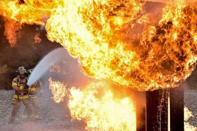 На крупном предприятии в Нагарии вспыхнул масштабный пожар - cursorinfo.co.il