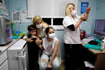 Нафтали Беннет - В Израиле началась массовая вакцинация детей от COVID-19 - pravda-tv.ru - Израиль - Россия