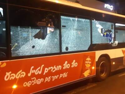 Арабы атаковали автобус с туристами, ехавшими в Эйлат - cursorinfo.co.il - Израиль