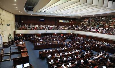 Моше Арбель - После шестичасовой задержки, государственный бюджет был одобрен во втором и третьем чтении 59 депутатами против 56 - 7kanal.co.il - Израиль