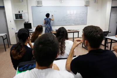 В Ашкелоне 63-летнего учителя подозревают в домогательствах к 15-летнему ученику - 9tv.co.il - Израиль - Ашкелон