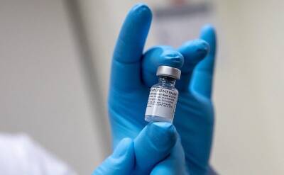 Ученые выяснили, сколько доз вакцины способно защитить от «омикрона» - bloknot.ru - Израиль - Россия - Сша