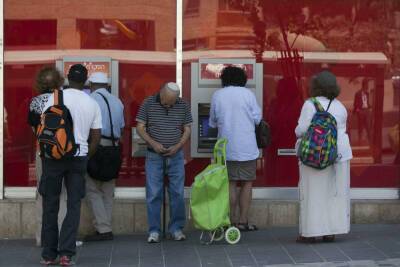 Совет потребителей подаст коллективный иск против банков, закрывающих банкоматы - news.israelinfo.co.il