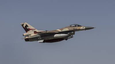 Вадим Кулить - F-16 Израиля нанесли удар 8 ракетами в районе аэропорта Дамаска - russian.rt.com - Израиль - Сирия - Дамаск