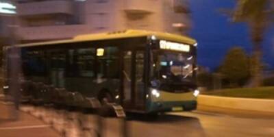 Маршрутный автобус забросали камнями в Иерусалиме, ранен водитель - detaly.co.il - Иерусалим - Восточный Иерусалим