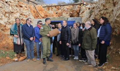 Гилад Эрдан - Делегация послов разных стран посетила северную границу Израиля и туннель, прорытый боевиками «Хизбаллы» - 7kanal.co.il - Израиль - Ливан