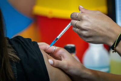 Названа дата начала вакцинации 4-й дозой в Израиле - news.israelinfo.co.il - Израиль