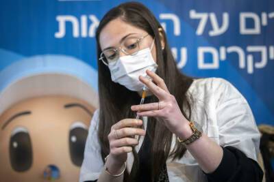 Нафтали Беннет - Мировые СМИ сообщили, что Израиль начинает четвертую кампанию вакцинации - news.israelinfo.co.il - Израиль