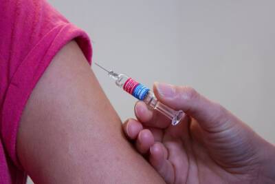 Минздрав Израиля рекомендует делать бустерную прививку через три месяца после второй прививки - mk.ru - Израиль - Германия - Франция