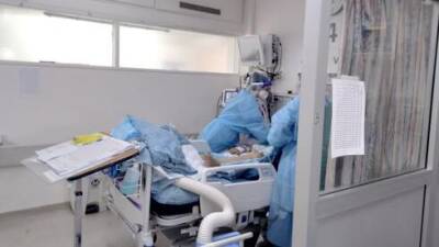Нафтали Беннет - "Омикрон" в Израиле: сотни заразившихся за сутки, 8 человек - в больницах - vesty.co.il - Израиль