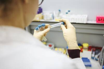 Арнон Вижницер - Первый случай одновременного заражения коронавирусом и гриппом зафиксирован в Израиле - abnews.ru - Израиль