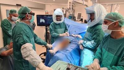 Хирурги в Израиле начали оперировать в очках виртуальной реальности - vesty.co.il - Израиль - Швейцария