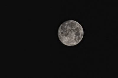 В сети показали фото загадочной хижины, найденной на Луне и мира - cursorinfo.co.il - Китай - Фото