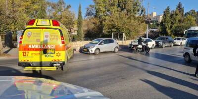 Подозрение на теракт в Иерусалиме: женщину тяжело ранили ножом, когда она шла с коляской - detaly.co.il - Иерусалим