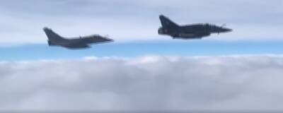 Самолеты Су-27 ВВС России сопроводили истребители и заправщик ВВС Франции над Черным морем - runews24.ru - Россия - Франция - Над