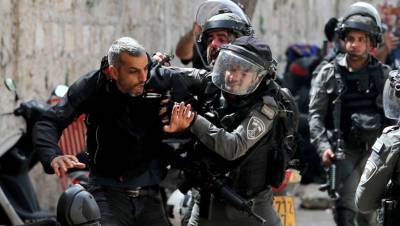 Столкновения полиции Израиля и палестинцев начались у мечетей на Храмовой горе - gazeta.ru - Израиль - Иерусалим