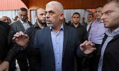 Беня Ганц - Яхья Синвар - Мохаммед Дейф - Марван Исса - Лидер ХАМАС в Газе Яхья Синвар появился на публике впервые после прекращения огня - он навещает семью командира Газы - 7kanal.co.il - Израиль - Газы - Газе
