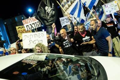 Биньямин Нетаниягу - Протестующие обвинили Нетаниягу в конфликте с Газой и арабских беспорядках - cursorinfo.co.il - Израиль - Иерусалим - Jerusalem - Хамас