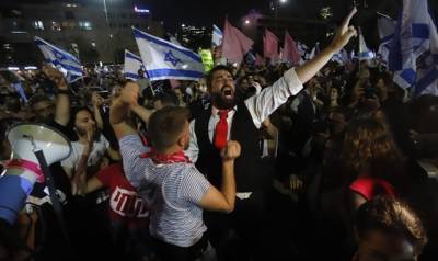 Биньямин Нетаньяху - «Этим вечером государство Израиль нанесло поражение неудавшемуся и коррумпированному режиму Нетаньяху» - 7kanal.co.il - Израиль - Тель-Авив