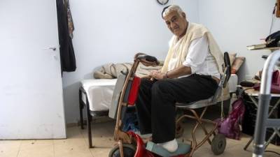 Без жалости: все больше пожилых людей в Израиле жалуются на издевательства - vesty.co.il - Израиль