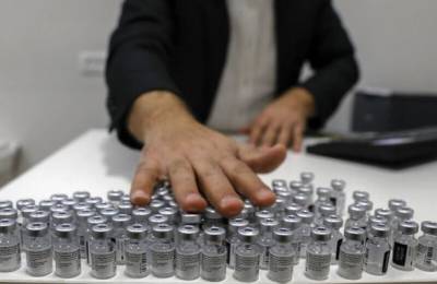 Нафтали Беннет - Израиль передаст палестинцам 1 млн доз вакцины против COVID-19 в обмен на соглашение - unn.com.ua - Израиль - Палестина - Украина - Киев