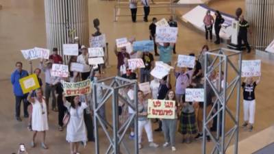 Шакед Аелет - Демонстрация в Бен-Гурионе: гиды требуют открыть Израиль для иностранных туристов - vesty.co.il - Израиль