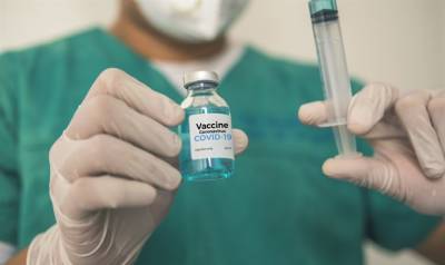 «Правительство непрозрачно в отношении рисков, связанных с вакцинами», - говорит врач, который изобрел технологию мРНК, используемую для вакцин COVID - 7kanal.co.il - Сша
