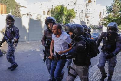 Арабские мятежники напали на полицию в Иерусалиме и повредили автомобили - cursorinfo.co.il - Израиль - Иерусалим