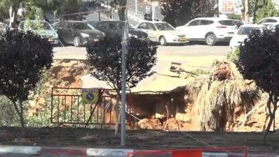 ЧП. Момент обрушения парковки в Иерусалиме попал на видео - vesti.ru - Иерусалим - Видео