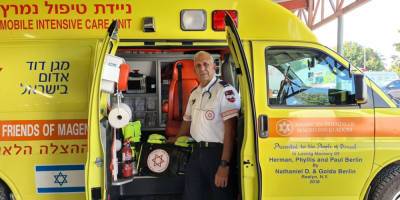 Израильтянин в 73 года стал парамедиком и спасает жизни - detaly.co.il - Модиин-Маккабим-Реут