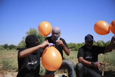 Израиль атаковал Сектор Газа в ответ на запуск «зажигательных шаров» - news.israelinfo.co.il - Израиль - Иерусалим - Каир - Сектор - Газа