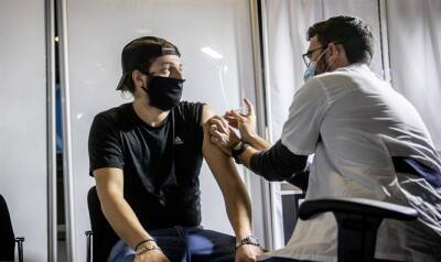 Новые данные Министерства здравоохранения показывают, что вакцинированные носители коронавируса не вызывают массовых вспышек - 7kanal.co.il - Израиль