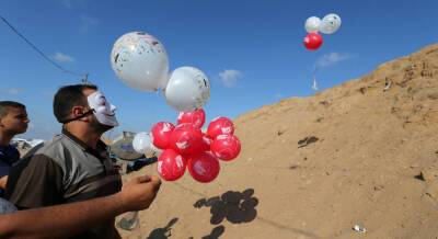 Из сектора Газа в Израиль вновь полетели зажигательные шары, обратно – израильские истребители - 9tv.co.il - Израиль - Израильские - Газа - Из
