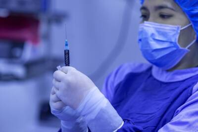 Израиль утилизирует вакцин от коронавируса почти на $2 млн - mk.ru - Израиль
