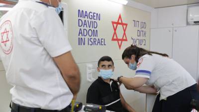 Из-за мутации "Дельта": эффективность вакцины в Израиле снизилась - vesty.co.il - Израиль - Из