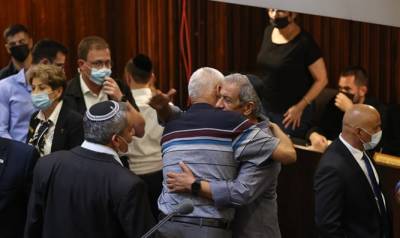 Произошло неожиданное прибытие на пленум Кнессета Ихкака Меира Галеви («Тиква Хадаша»), у которого умерла сестра - 7kanal.co.il