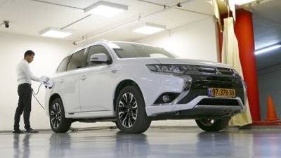 Mitsubishi в Израиле проводит массовый отзыв машин: тормозят из-за тени - vesty.co.il - Израиль - Из